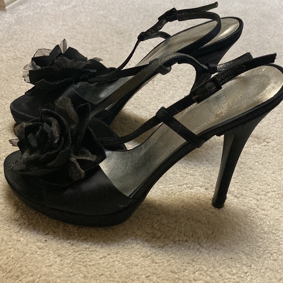 Stuart Weitzman heels - Picture 3 of 5